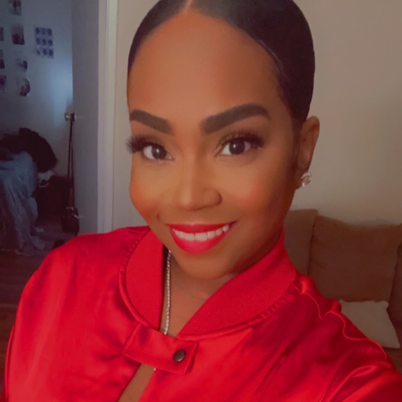 Meet your Posher, Rae - Picture 3 of 4